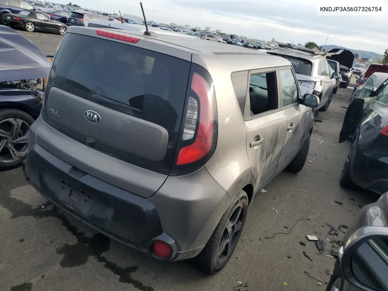 2016 Kia Soul + VIN: KNDJP3A56G7326754 Lot: 40082554