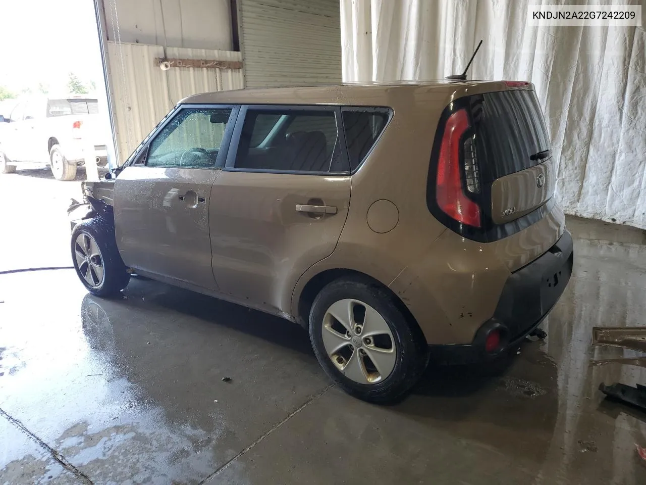 KNDJN2A22G7242209 2016 Kia Soul