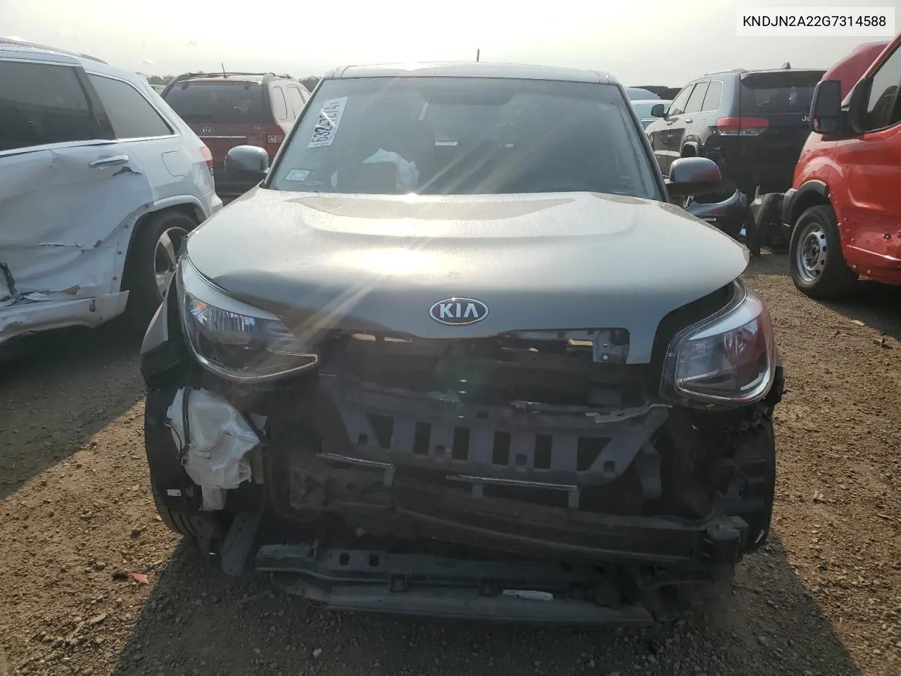 KNDJN2A22G7314588 2016 Kia Soul