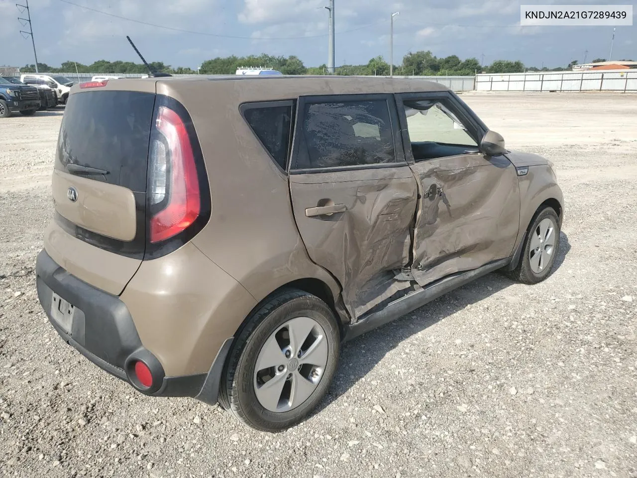 KNDJN2A21G7289439 2016 Kia Soul