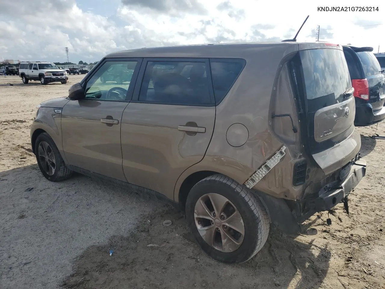 KNDJN2A21G7263214 2016 Kia Soul