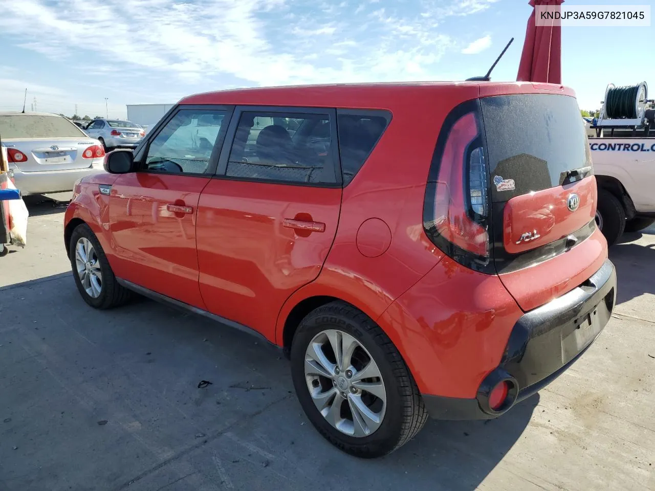 KNDJP3A59G7821045 2016 Kia Soul +