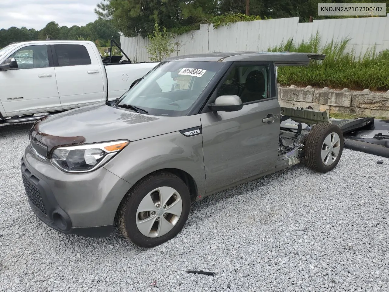 KNDJN2A21G7300407 2016 Kia Soul