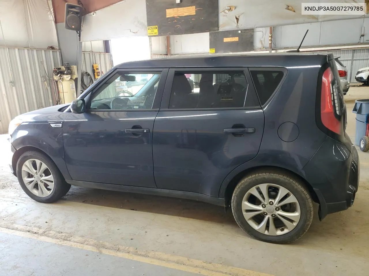 KNDJP3A50G7279785 2016 Kia Soul +