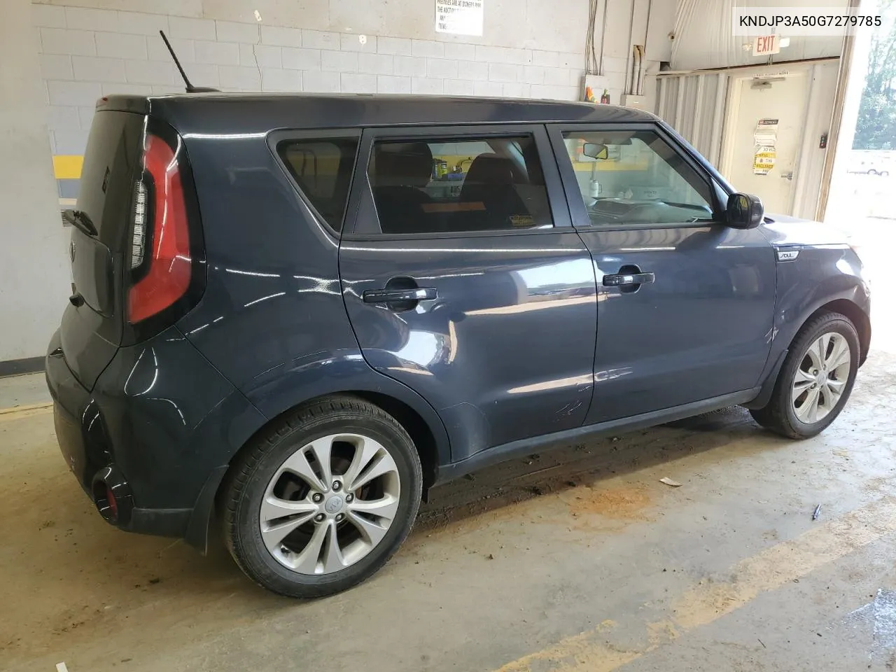 KNDJP3A50G7279785 2016 Kia Soul +