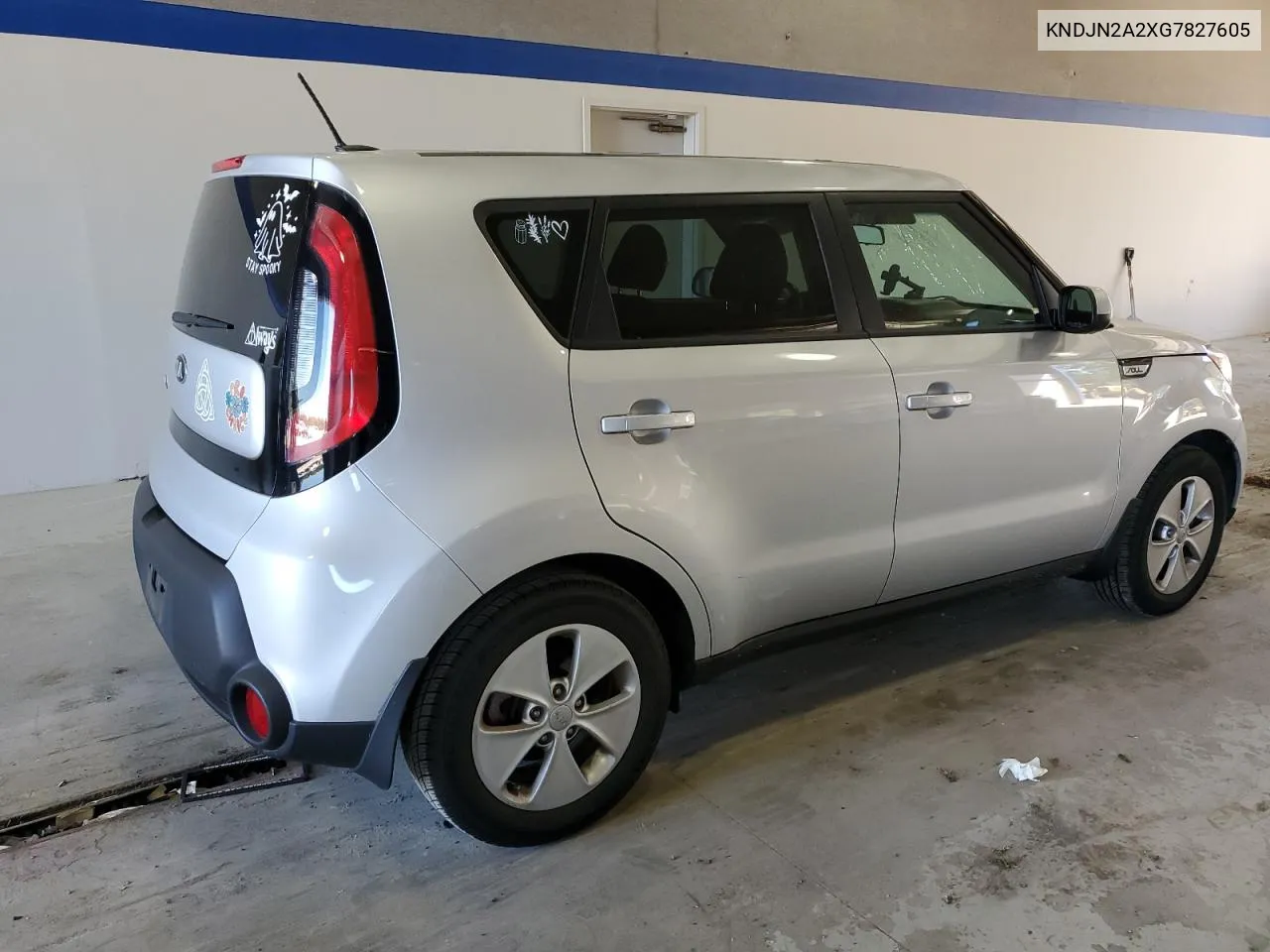 KNDJN2A2XG7827605 2016 Kia Soul