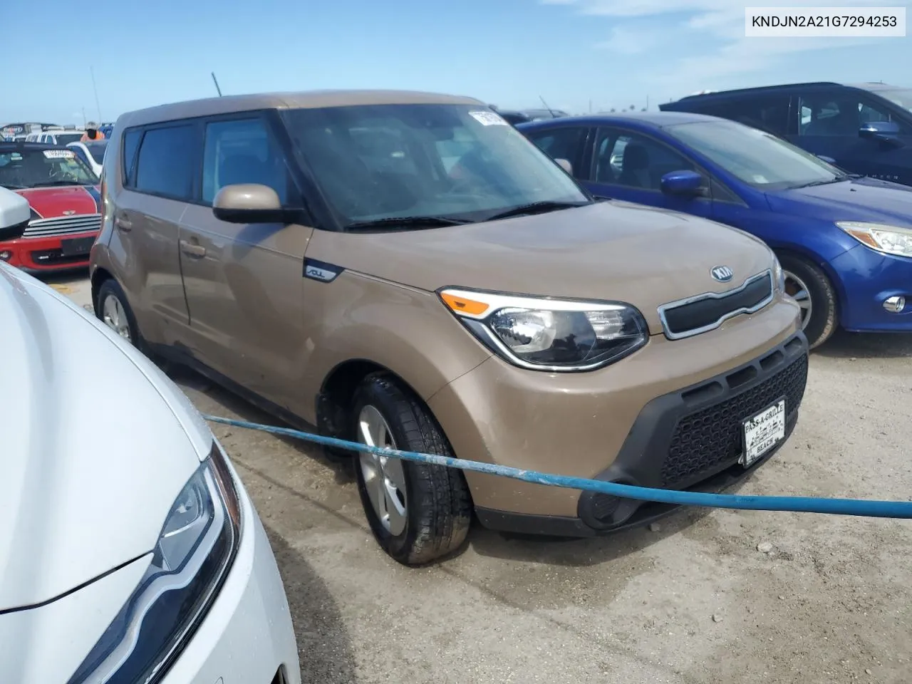 KNDJN2A21G7294253 2016 Kia Soul