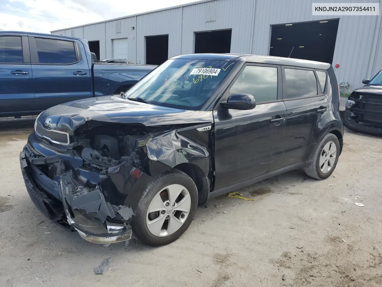 KNDJN2A29G7354411 2016 Kia Soul