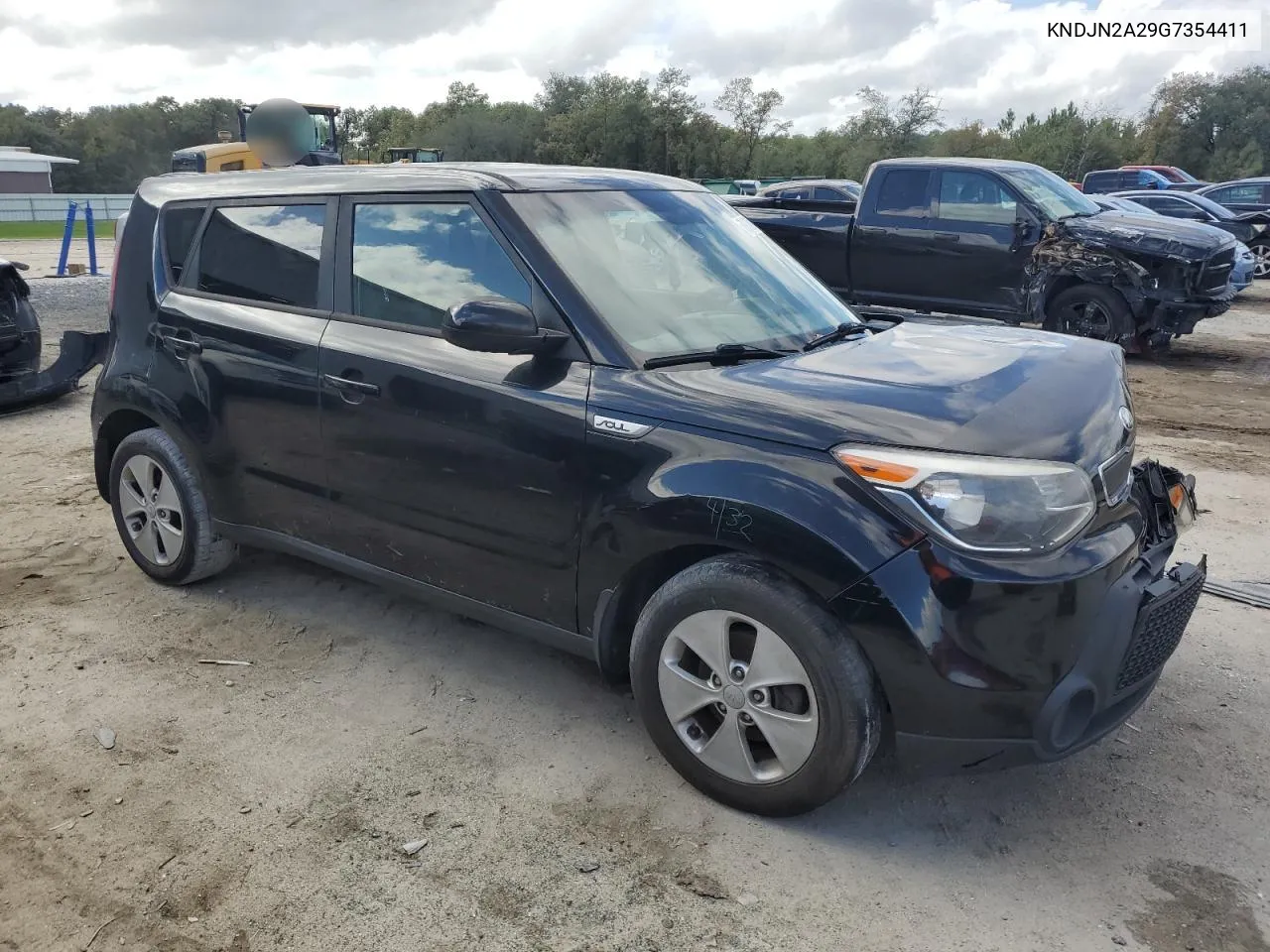 KNDJN2A29G7354411 2016 Kia Soul