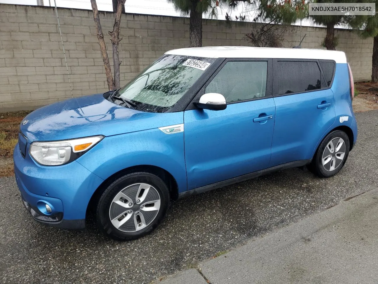 KNDJX3AE5H7018542 2017 Kia Soul Ev +