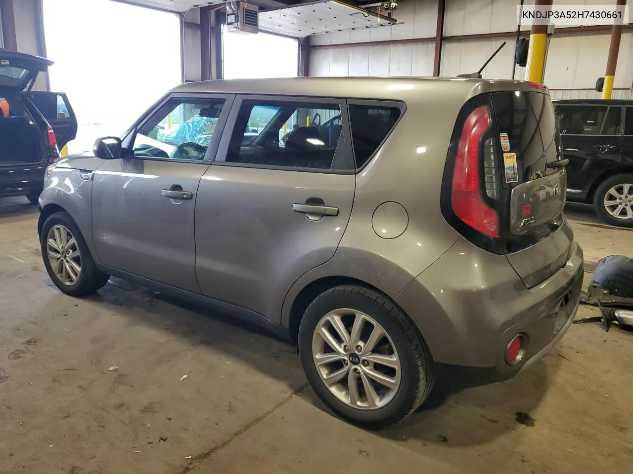 KNDJP3A52H7430661 2017 Kia Soul +