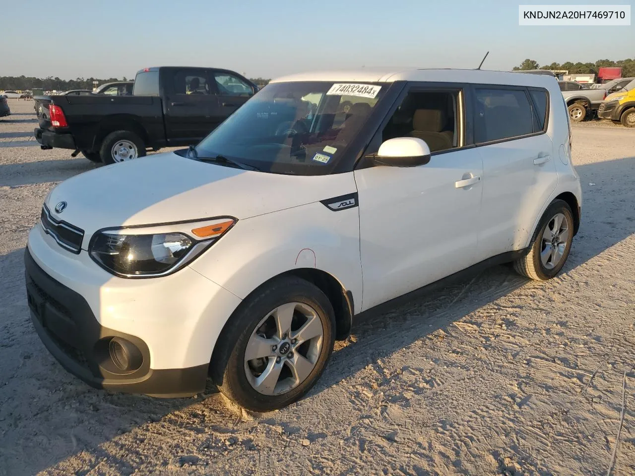 2017 Kia Soul VIN: KNDJN2A20H7469710 Lot: 74032484