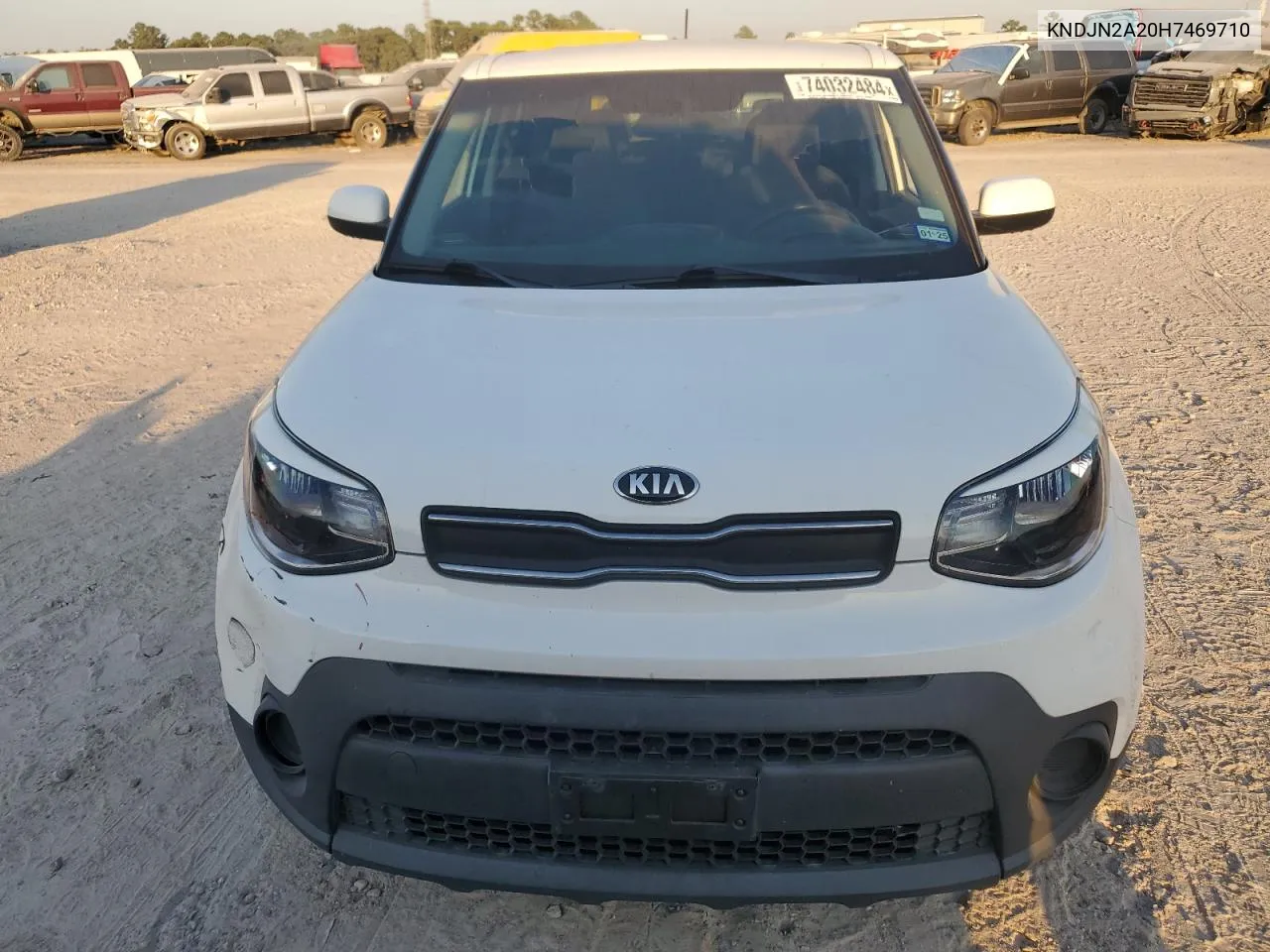 2017 Kia Soul VIN: KNDJN2A20H7469710 Lot: 74032484