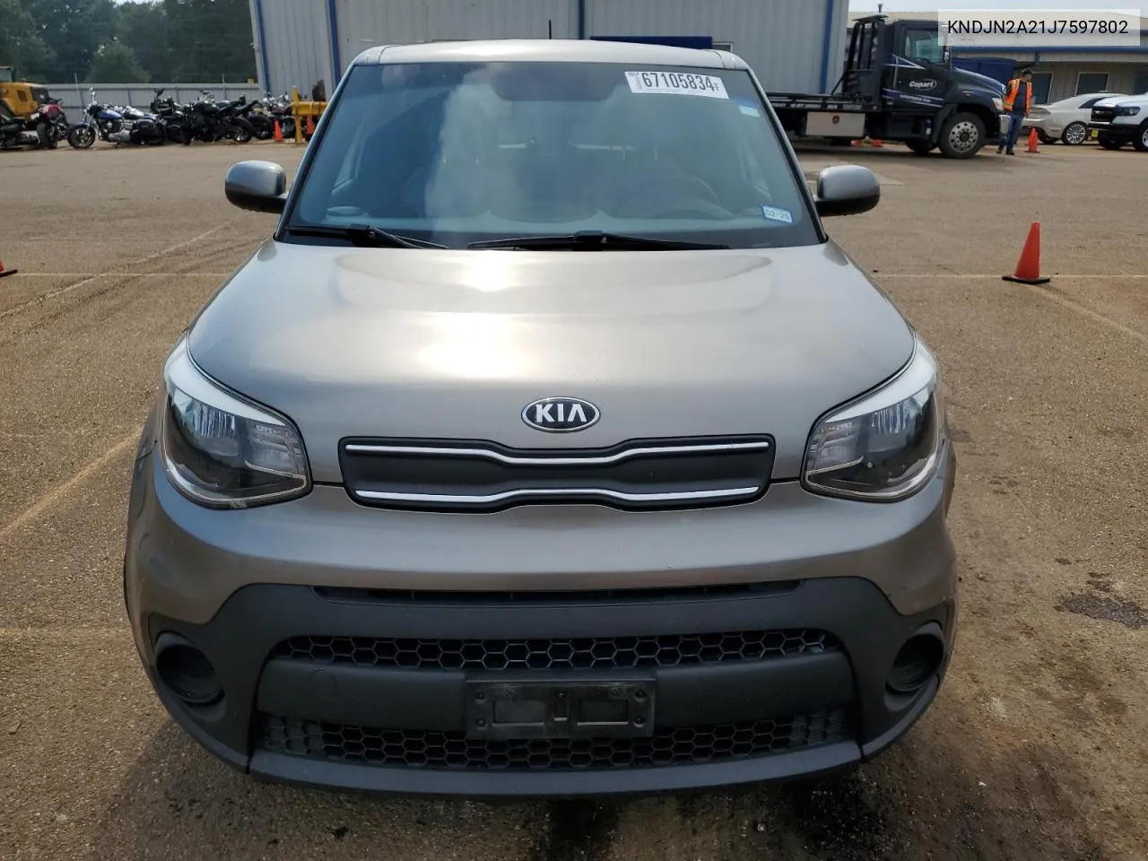 KNDJN2A21J7597802 2018 Kia Soul