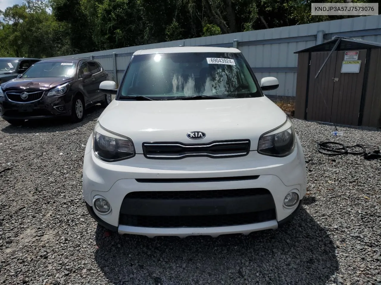 KNDJP3A57J7573076 2018 Kia Soul +