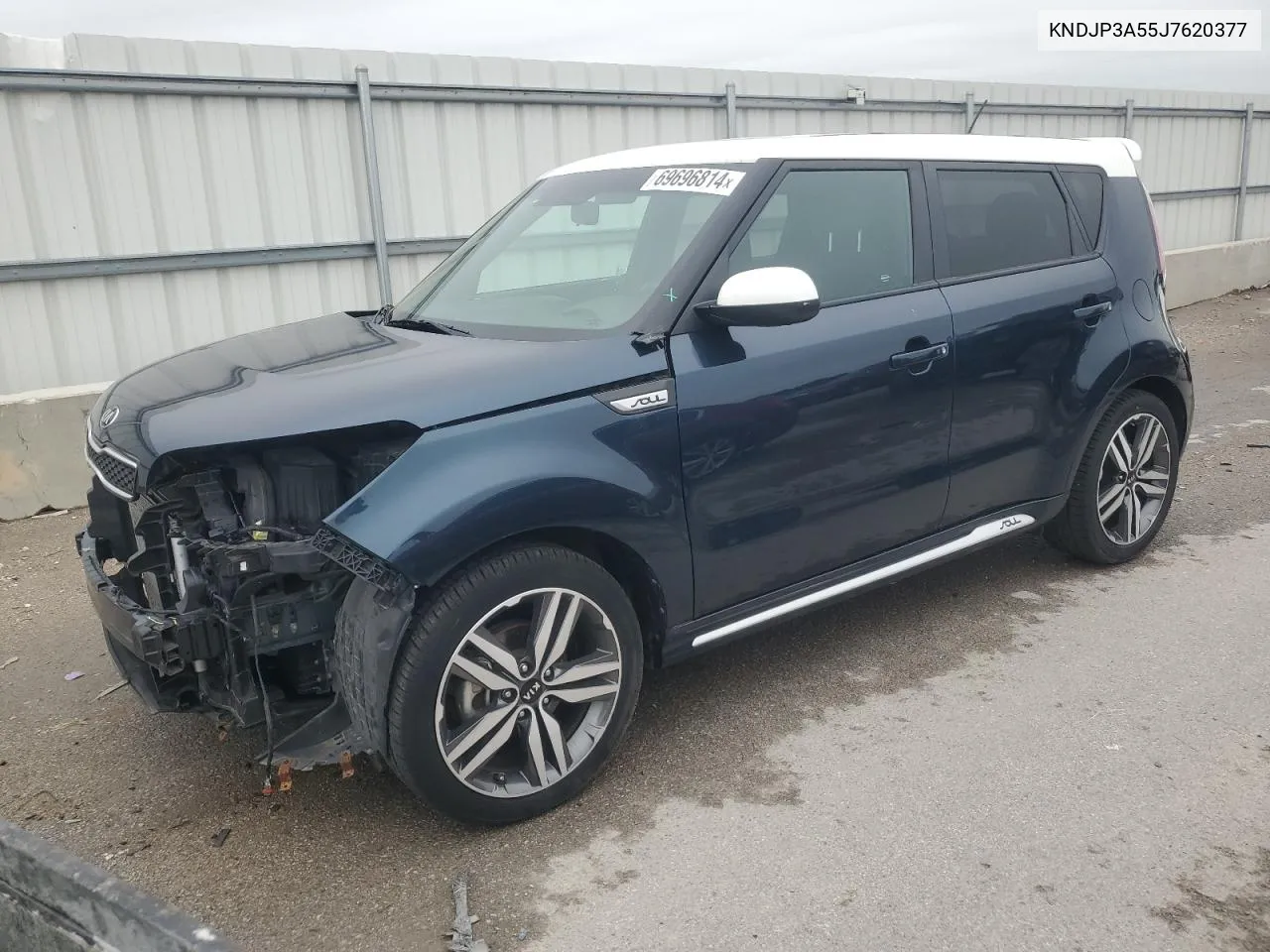 KNDJP3A55J7620377 2018 Kia Soul +