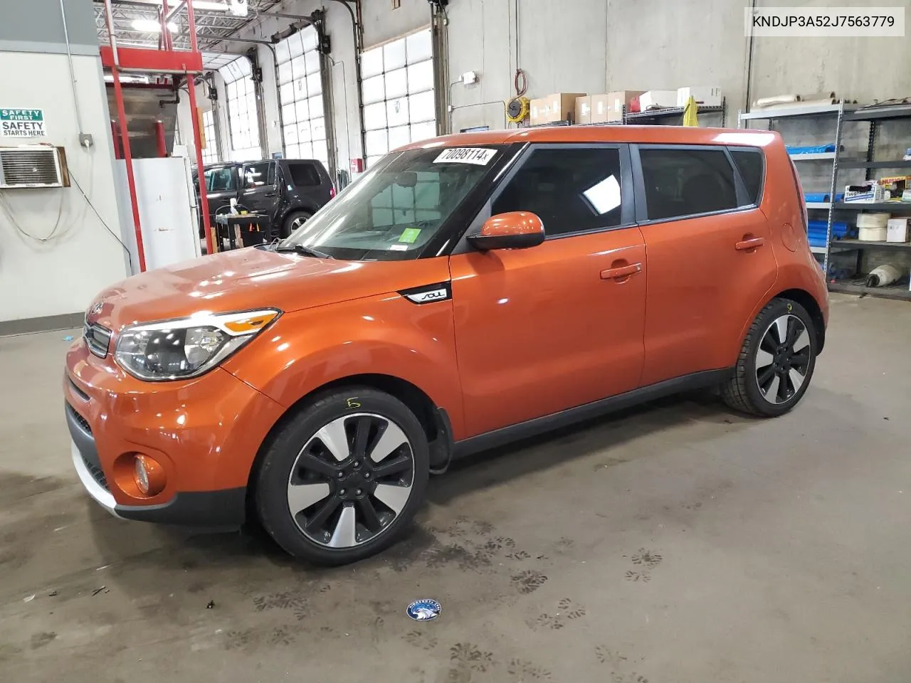 KNDJP3A52J7563779 2018 Kia Soul +