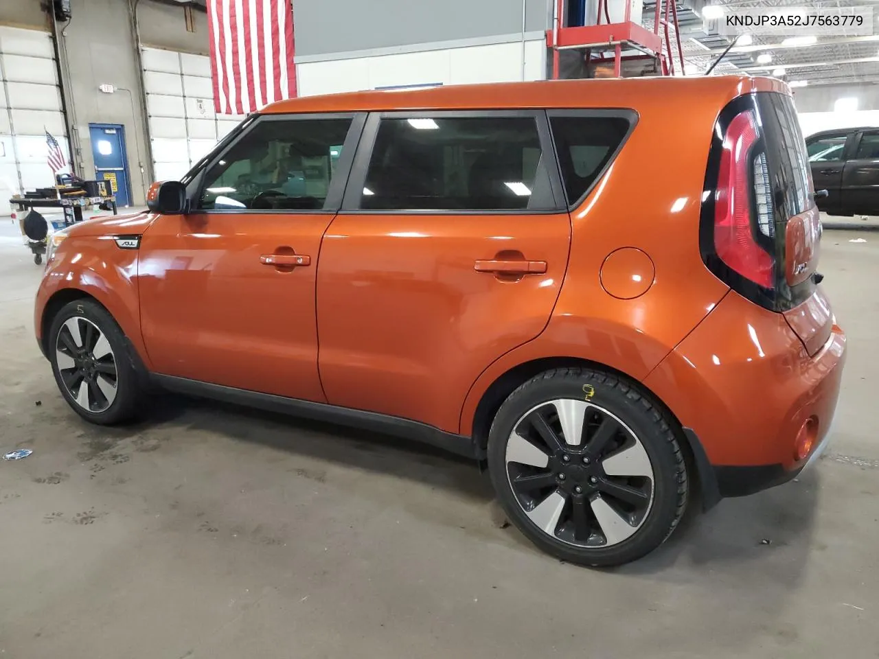 KNDJP3A52J7563779 2018 Kia Soul +