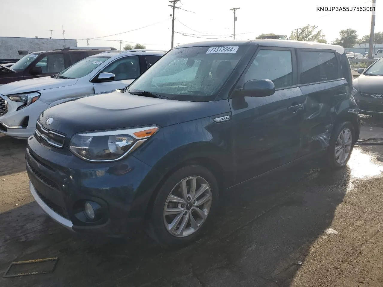 KNDJP3A55J7563081 2018 Kia Soul +