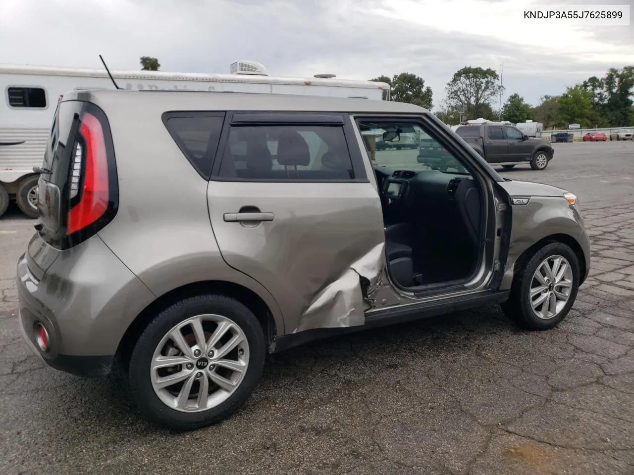 2018 Kia Soul + VIN: KNDJP3A55J7625899 Lot: 73367504