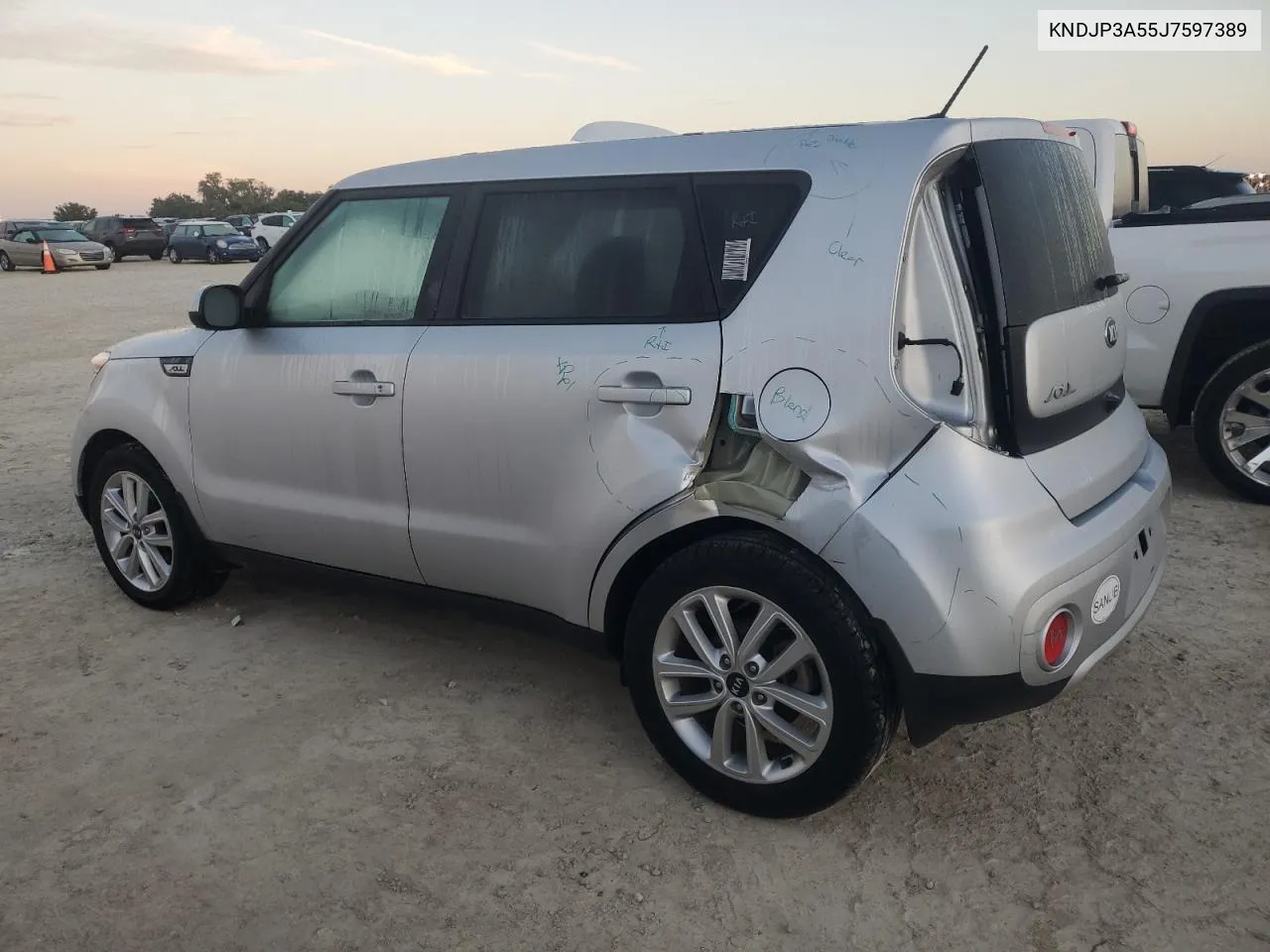 KNDJP3A55J7597389 2018 Kia Soul +