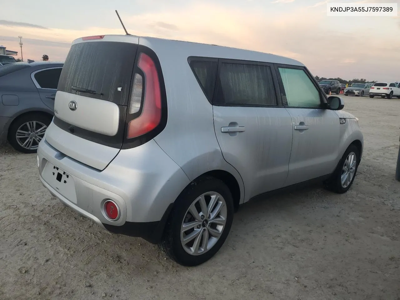 KNDJP3A55J7597389 2018 Kia Soul +