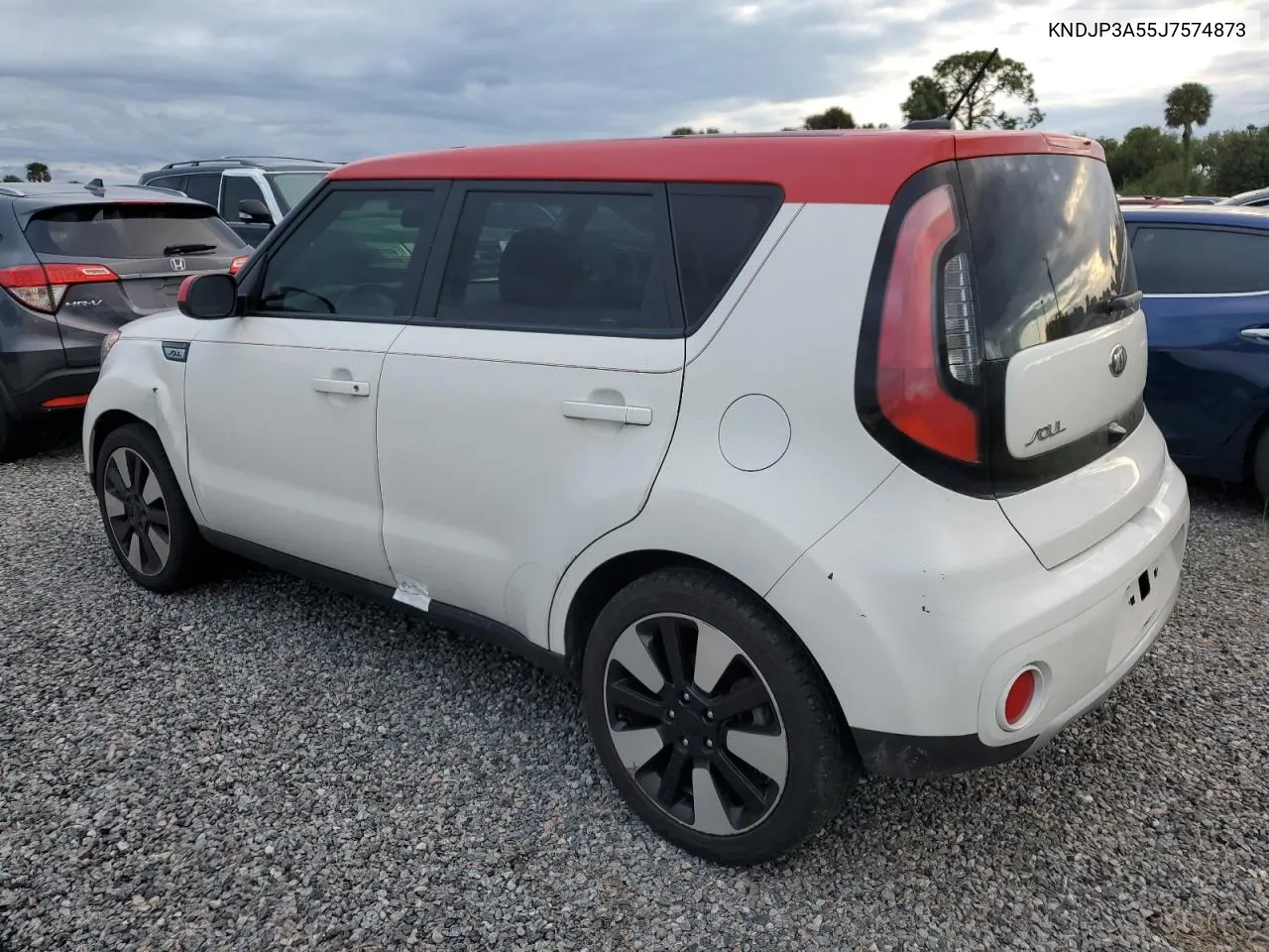 KNDJP3A55J7574873 2018 Kia Soul +