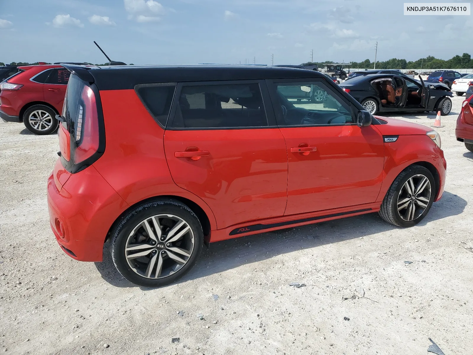 KNDJP3A51K7676110 2019 Kia Soul +