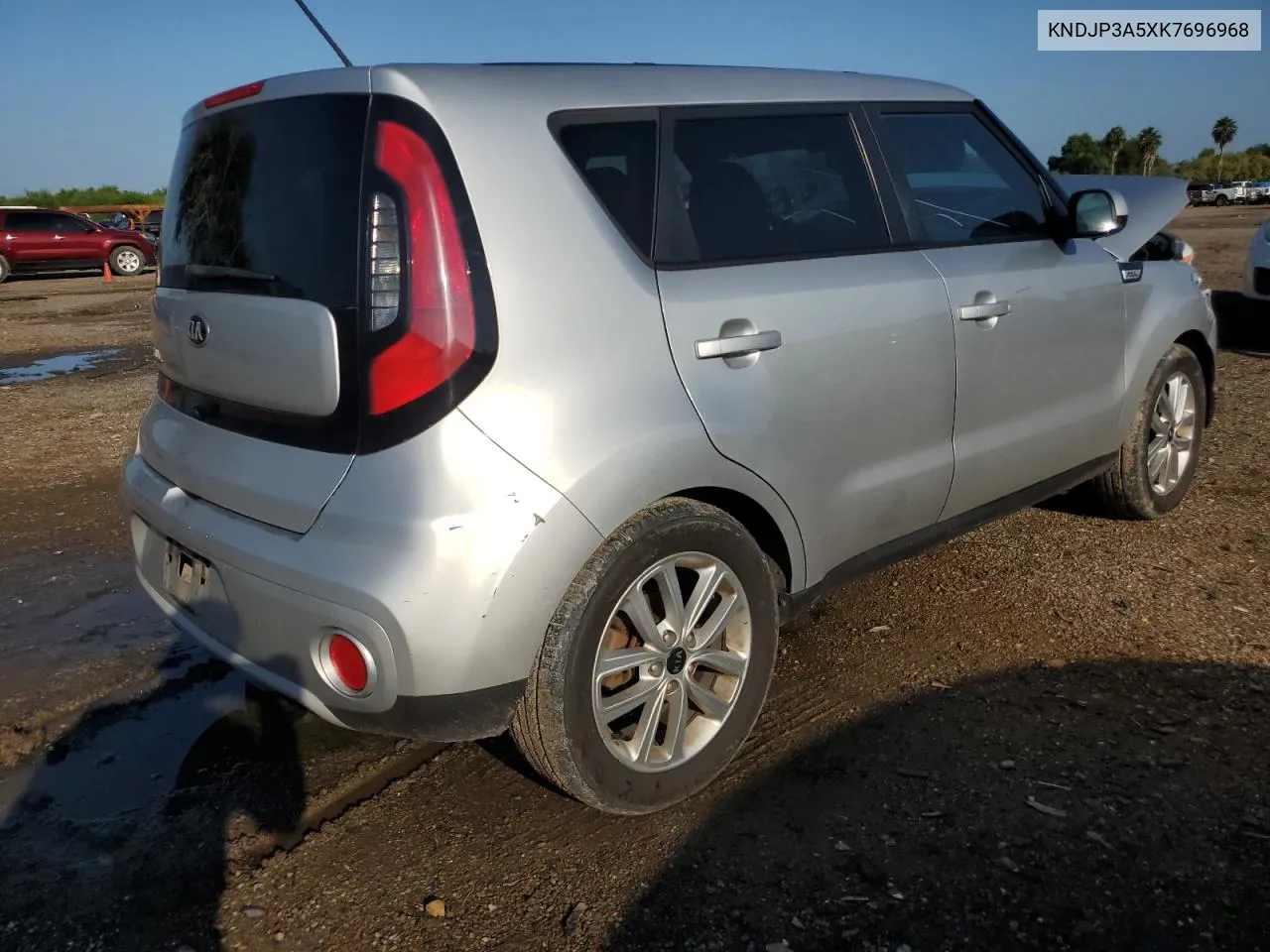 2019 Kia Soul + VIN: KNDJP3A5XK7696968 Lot: 71867054