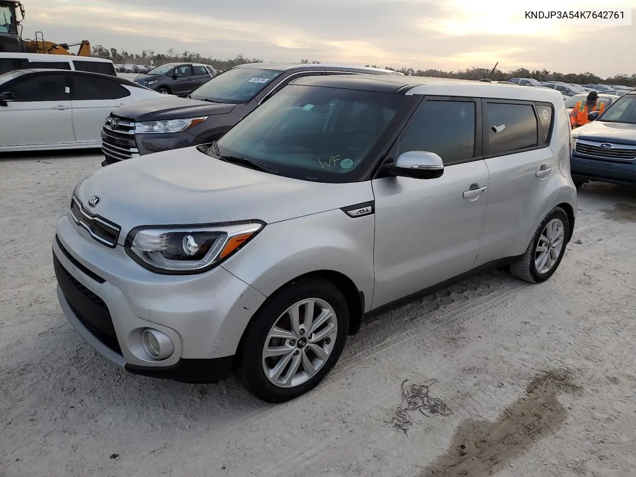 2019 Kia Soul + VIN: KNDJP3A54K7642761 Lot: 76968264