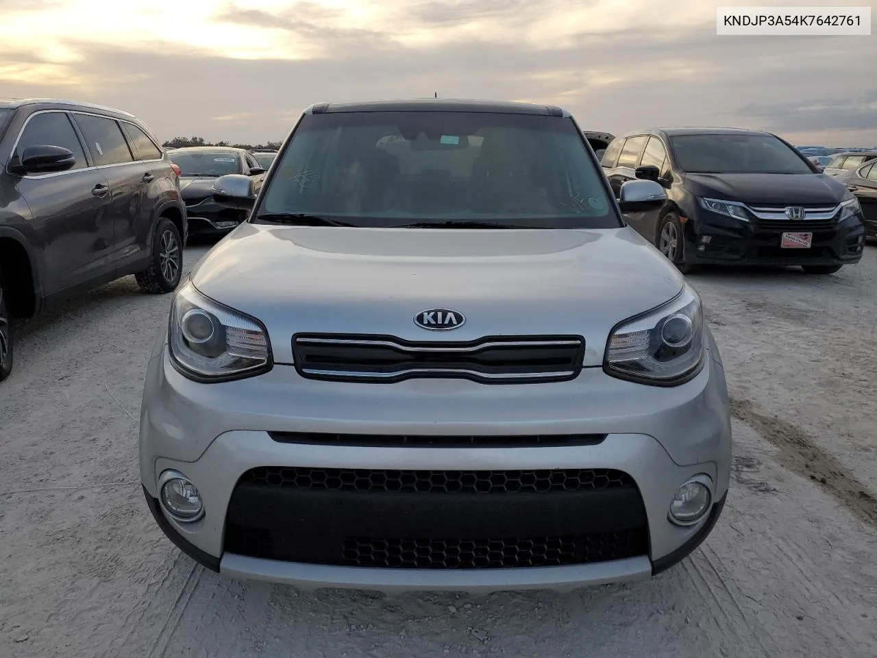 2019 Kia Soul + VIN: KNDJP3A54K7642761 Lot: 76968264