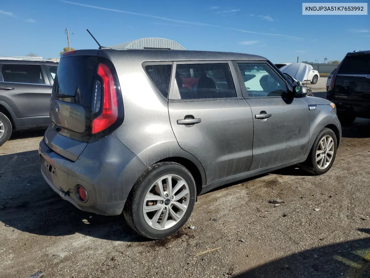 2019 Kia Soul + VIN: KNDJP3A51K7653992 Lot: 80491894