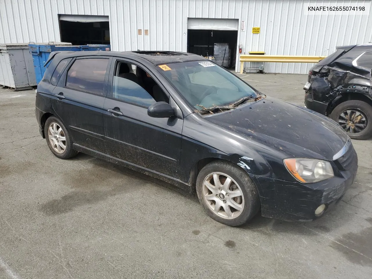 2005 Kia Spectra5 VIN: KNAFE162655074198 Lot: 71015104