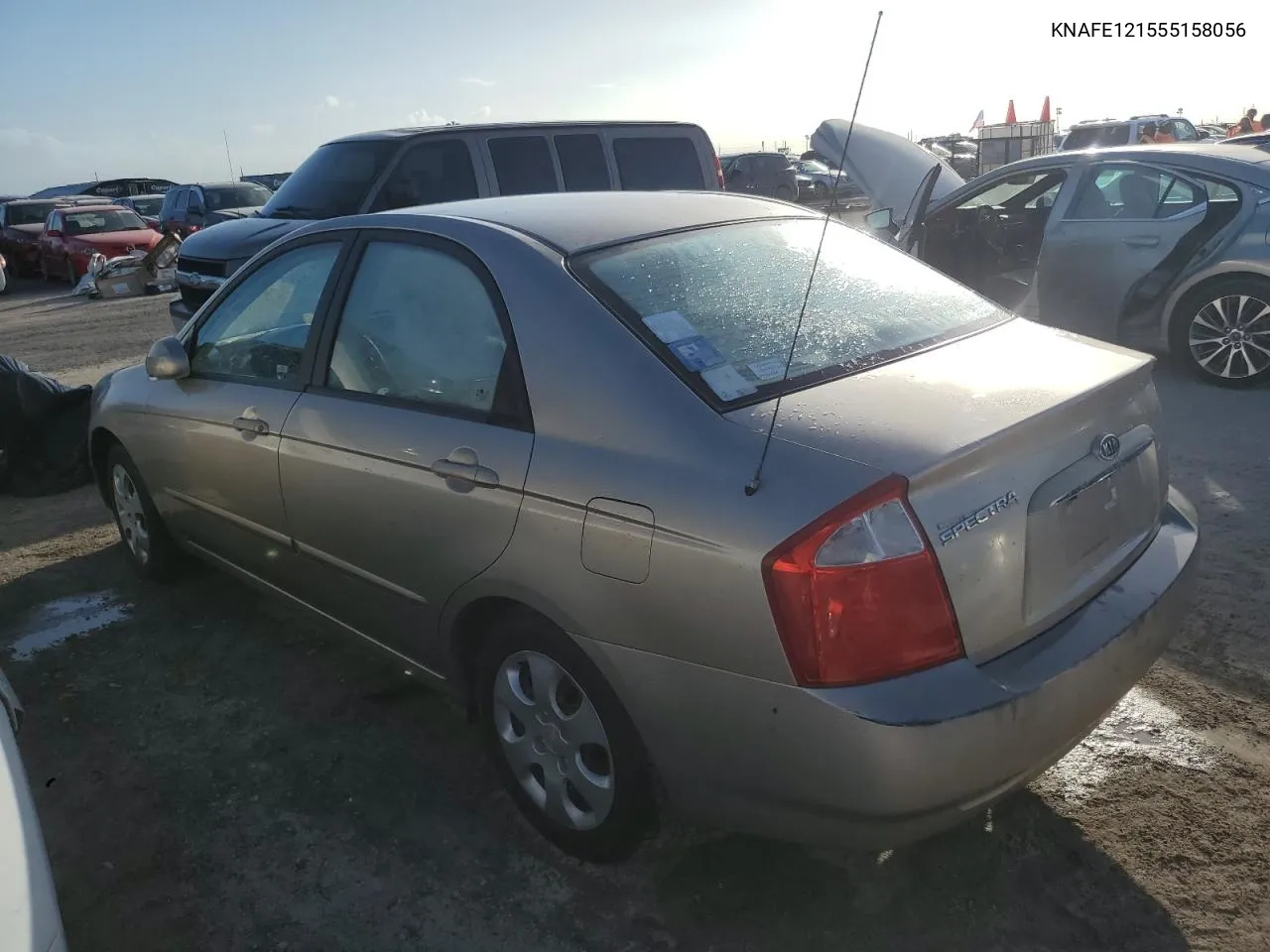 2005 Kia Spectra Lx VIN: KNAFE121555158056 Lot: 75252194