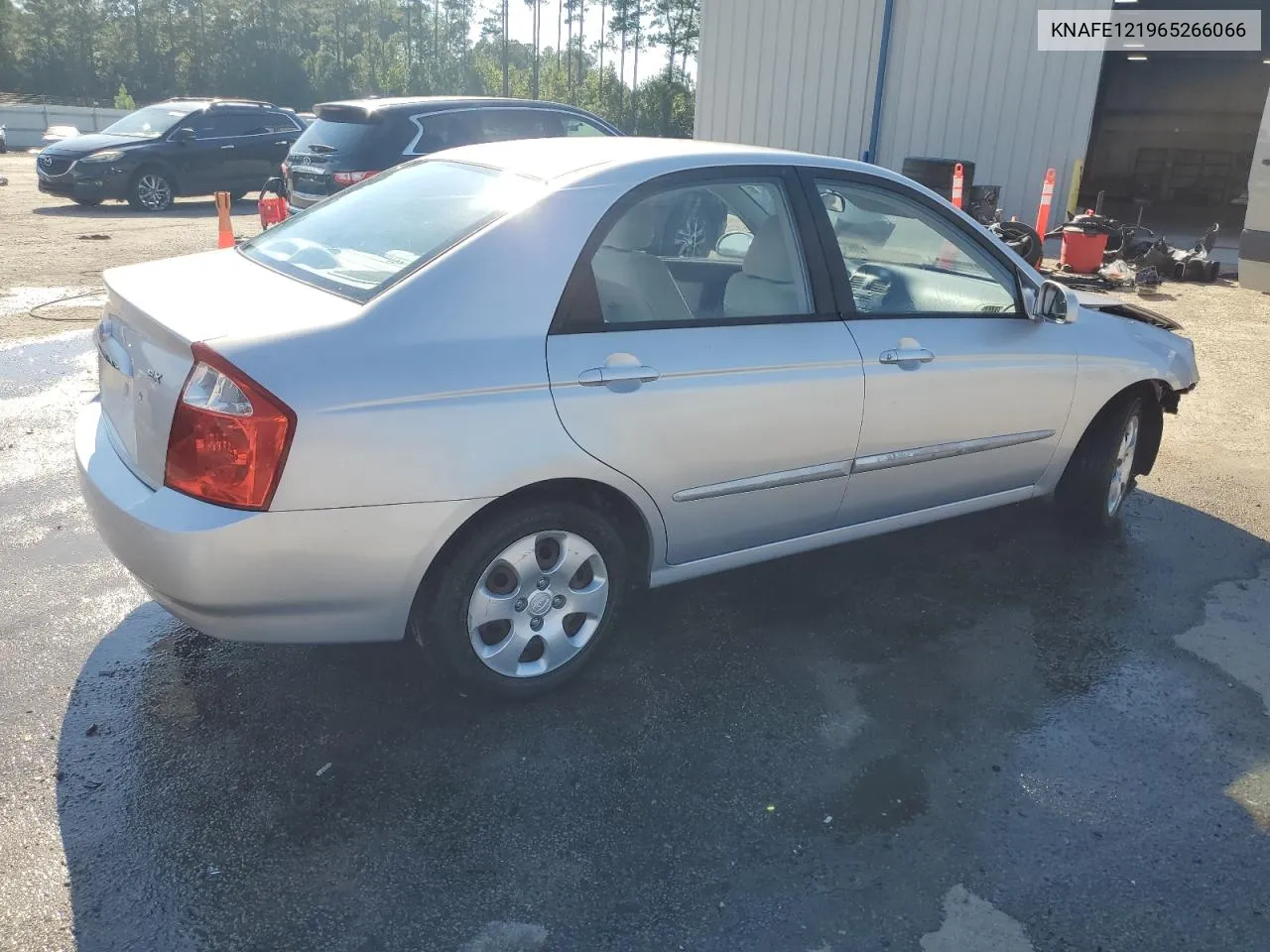 2006 Kia Spectra Lx VIN: KNAFE121965266066 Lot: 70613714