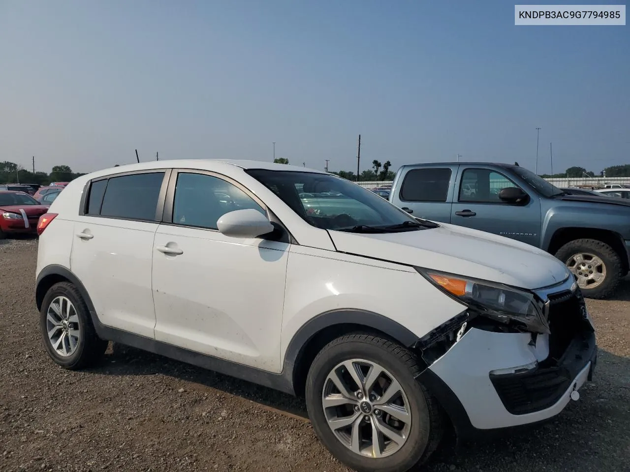 KNDPB3AC9G7794985 2016 Kia Sportage Lx