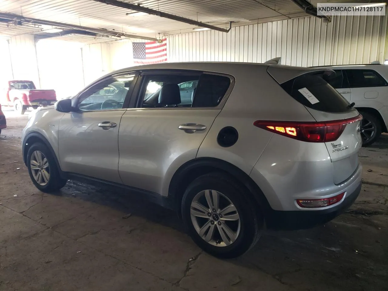 KNDPMCAC1H7128117 2017 Kia Sportage Lx