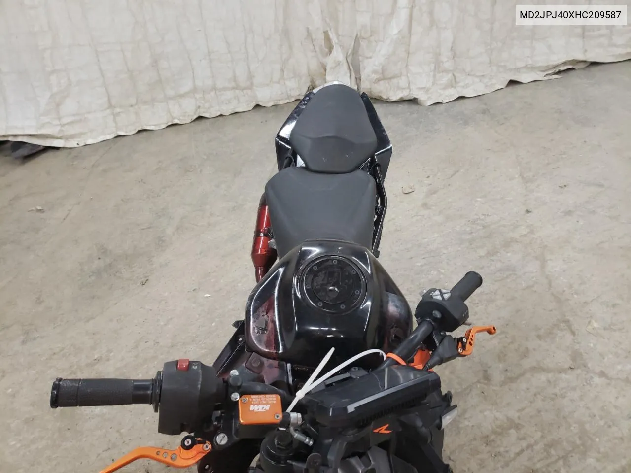 MD2JPJ40XHC209587 2017 Ktm 390 Duke