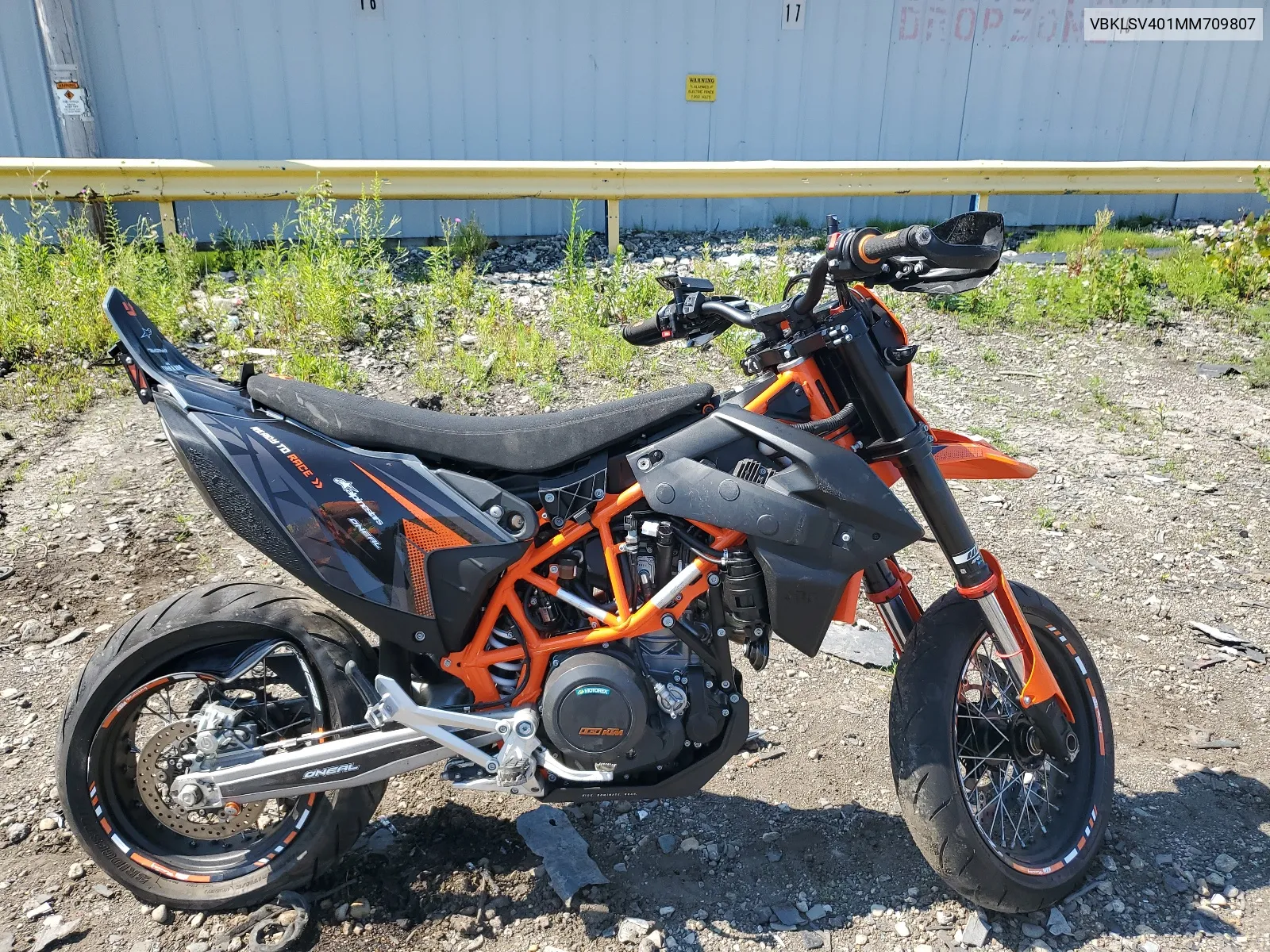 2021 Ktm 690 Smc R VIN: VBKLSV401MM709807 Lot: 62842574