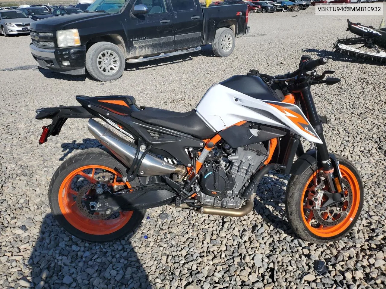 2021 Ktm 890 Duke R VIN: VBKTU9403MM810932 Lot: 70052374