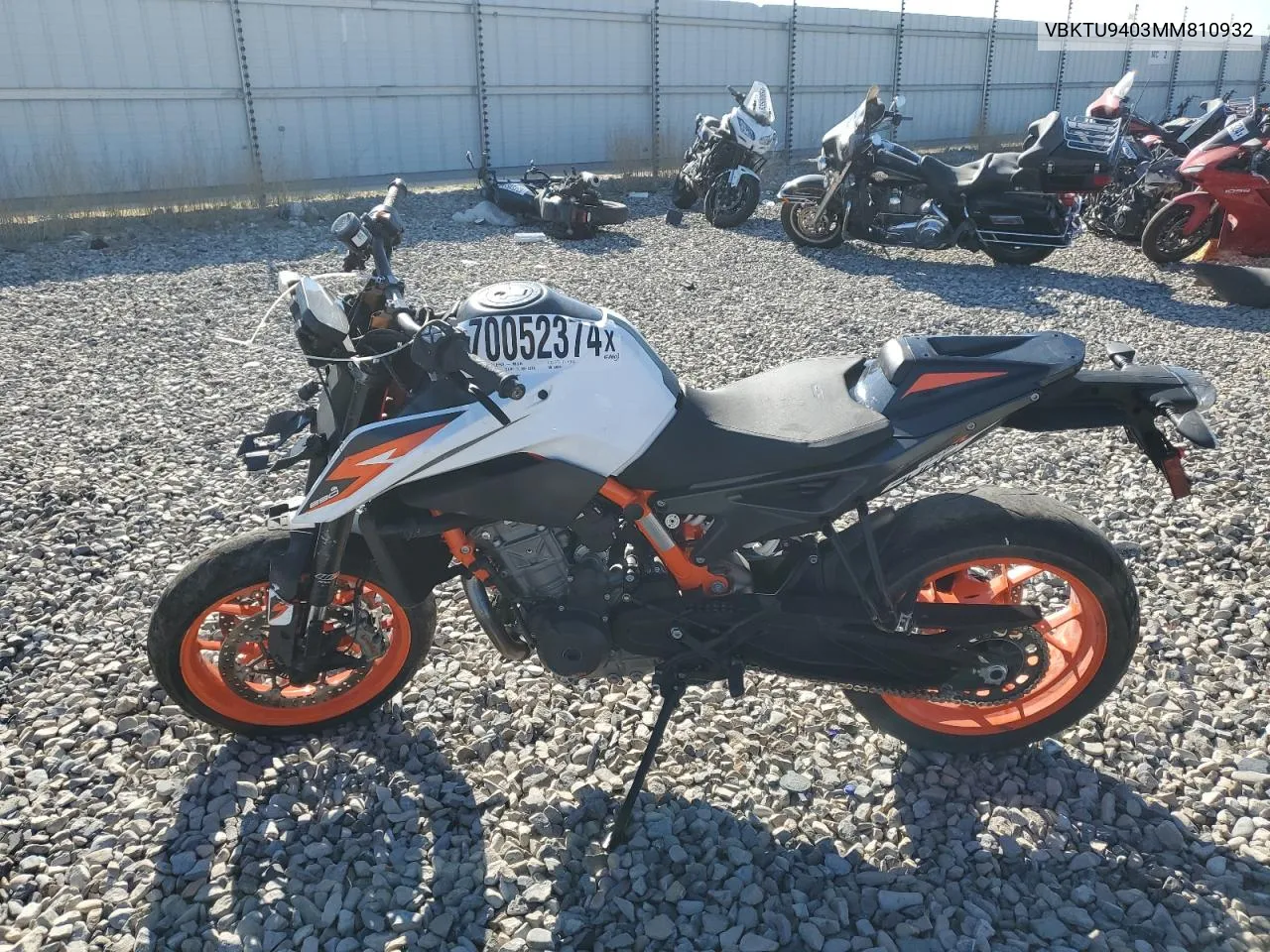 2021 Ktm 890 Duke R VIN: VBKTU9403MM810932 Lot: 70052374