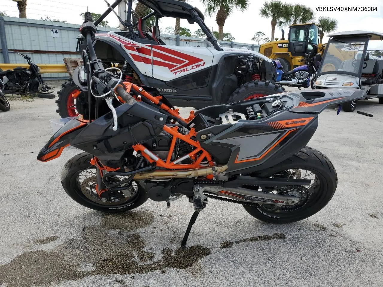 2022 Ktm 690 Smc R VIN: VBKLSV40XNM736084 Lot: 77317184