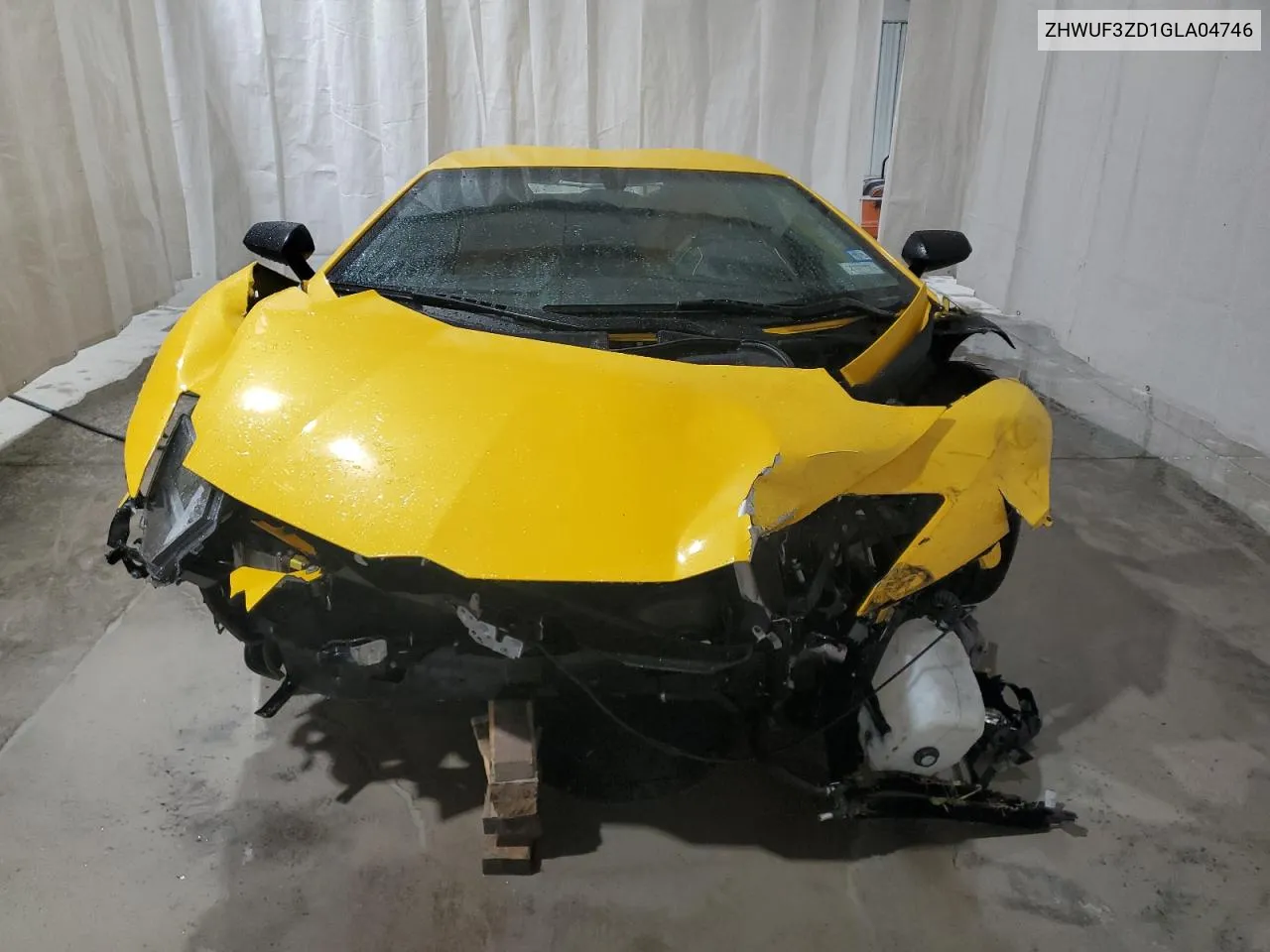 ZHWUF3ZD1GLA04746 2016 Lamborghini Aventador Sv