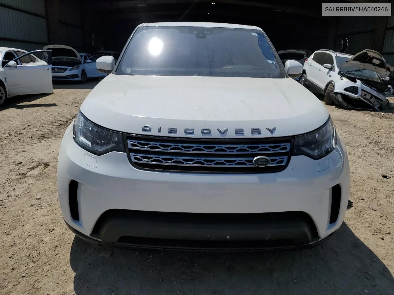 2017 Land Rover Discovery Hse VIN: SALRRBBV5HA040266 Lot: 69797864