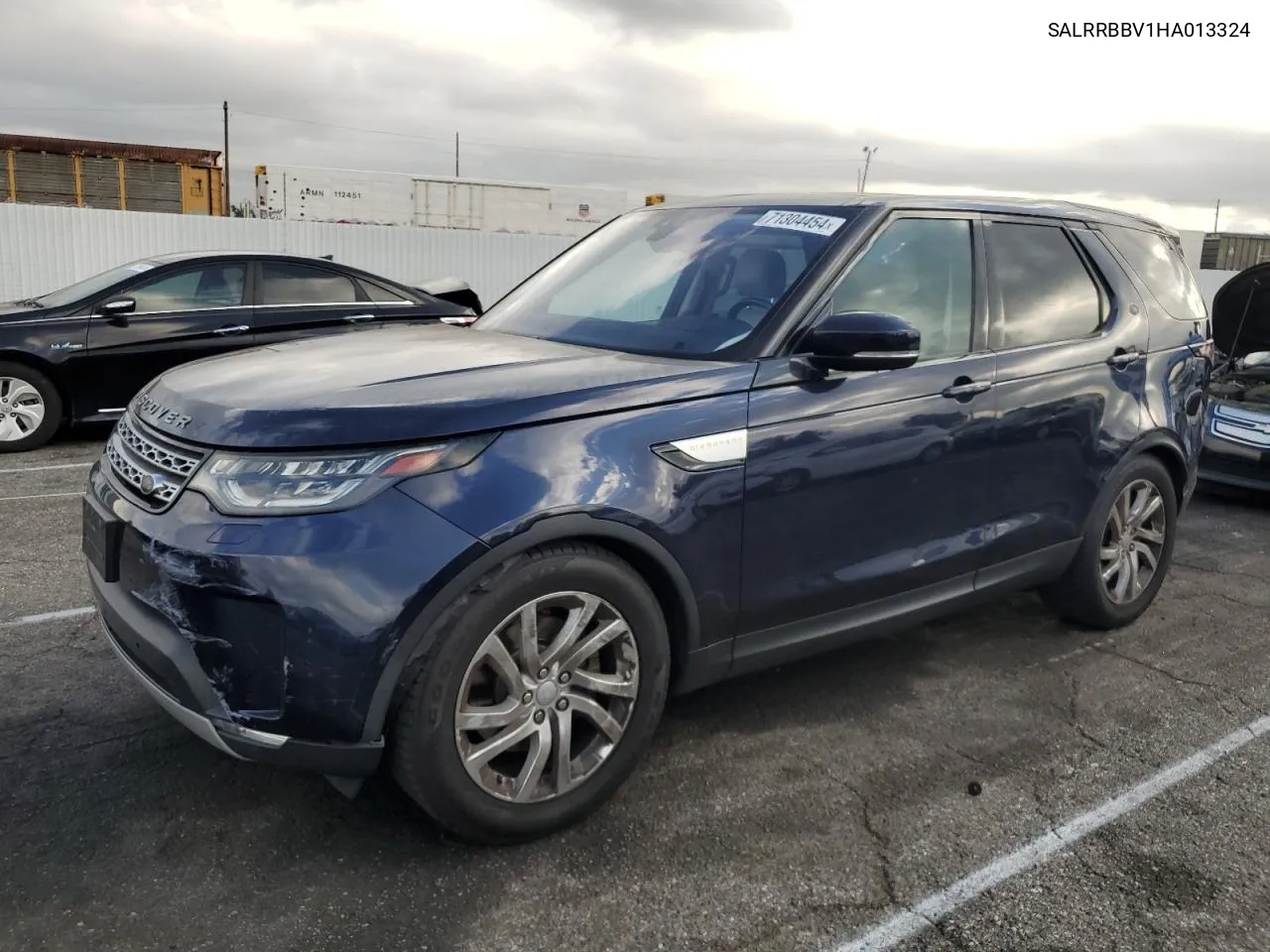 2017 Land Rover Discovery Hse VIN: SALRRBBV1HA013324 Lot: 71304454