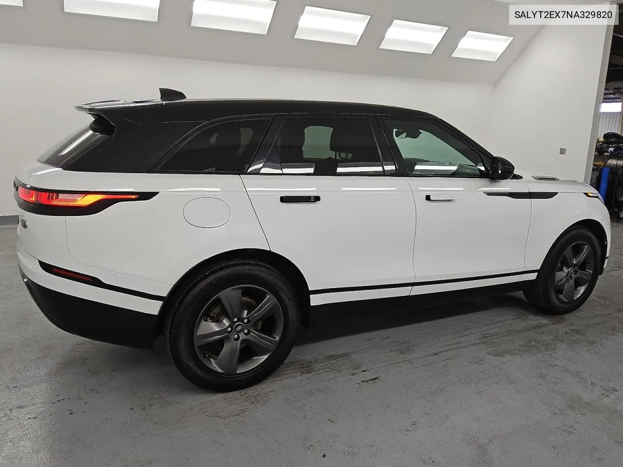 2022 Land Rover Range Rover Velar R-Dynamic S VIN: SALYT2EX7NA329820 Lot: 76592694