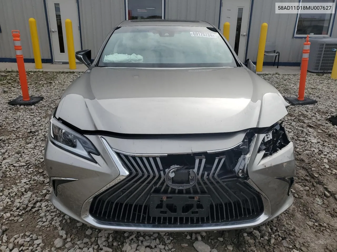 58AD11D18MU007627 2018 Lexus Es 250 Base