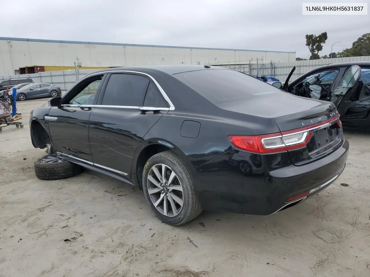 1LN6L9HK0H5631837 2017 Lincoln Continental