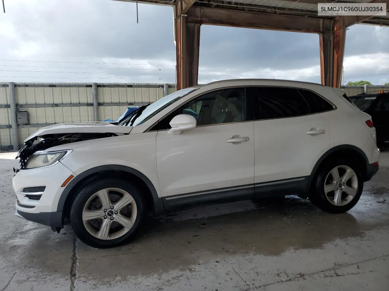 5LMCJ1C96GUJ30354 2016 Lincoln Mkc Premiere