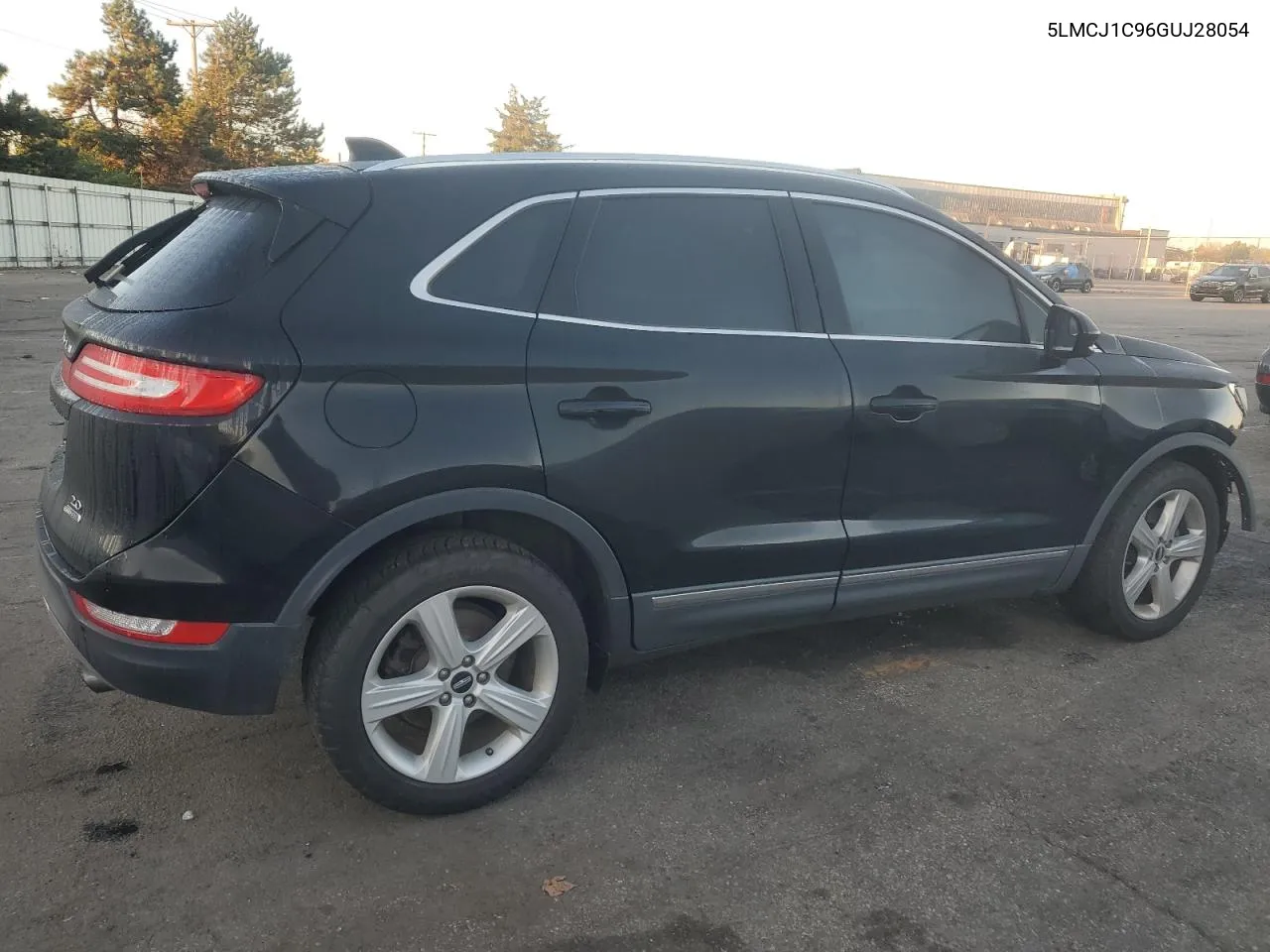 5LMCJ1C96GUJ28054 2016 Lincoln Mkc Premiere